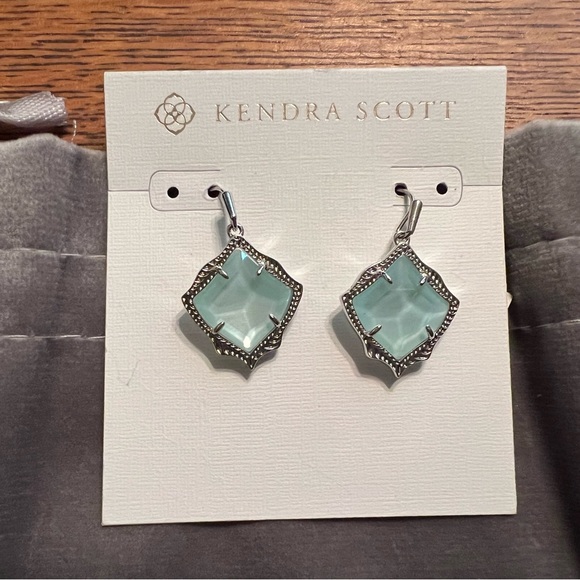 Kendra Scott Kyrie Earrings - Picture 4 of 5